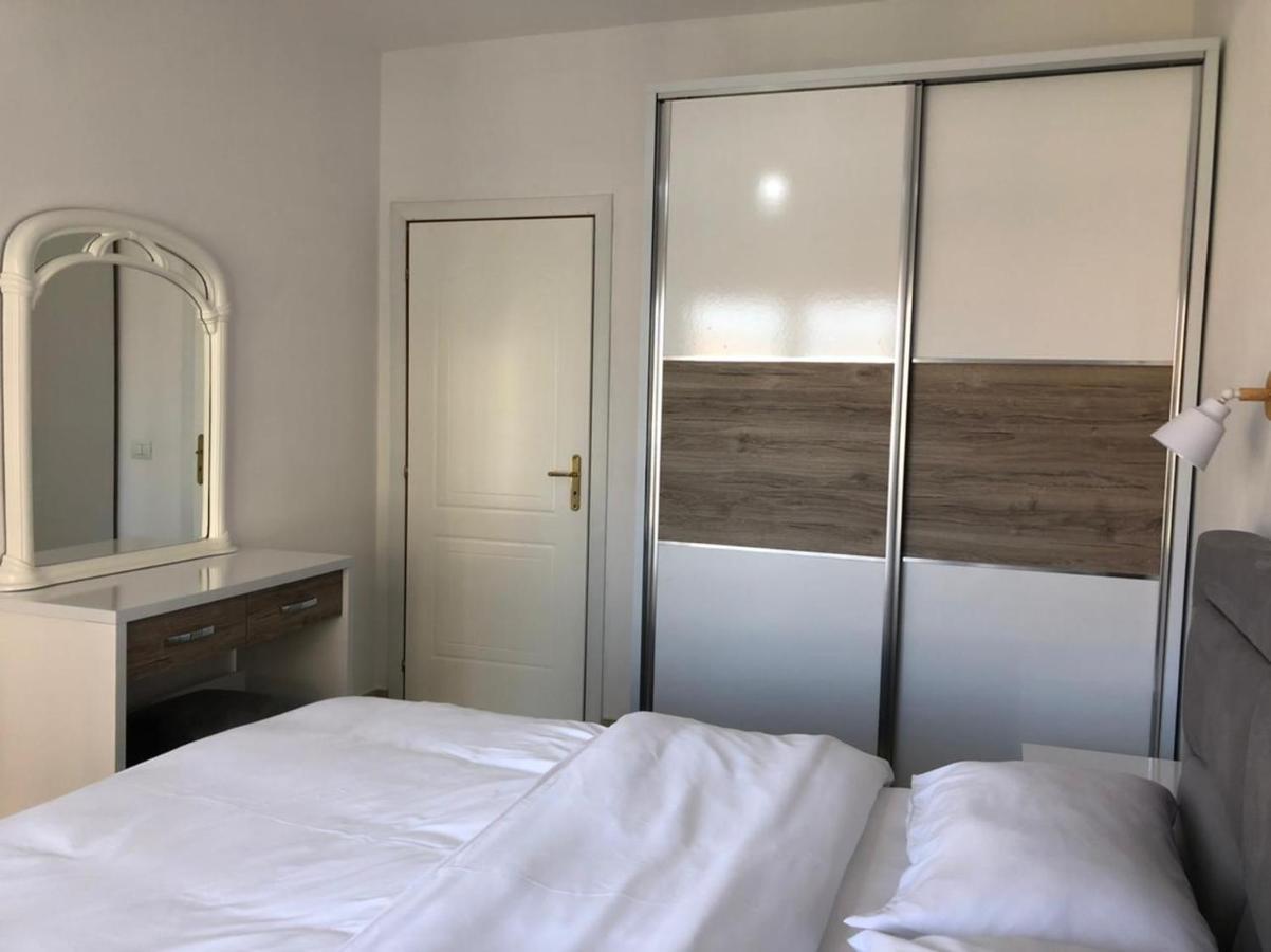 Sunset Apartments Lungomare Vlore Exterior photo