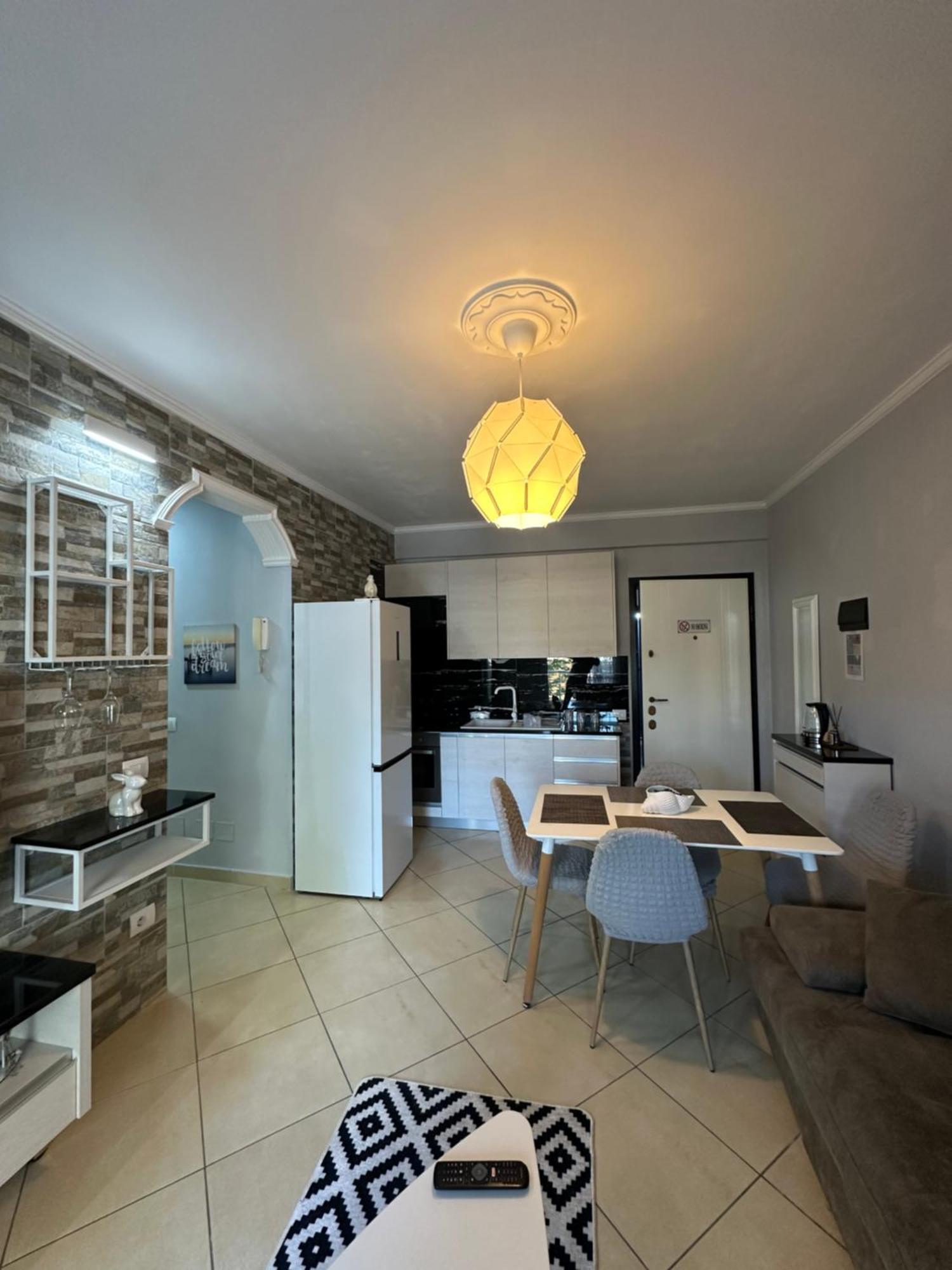 Sunset Apartments Lungomare Vlore Exterior photo